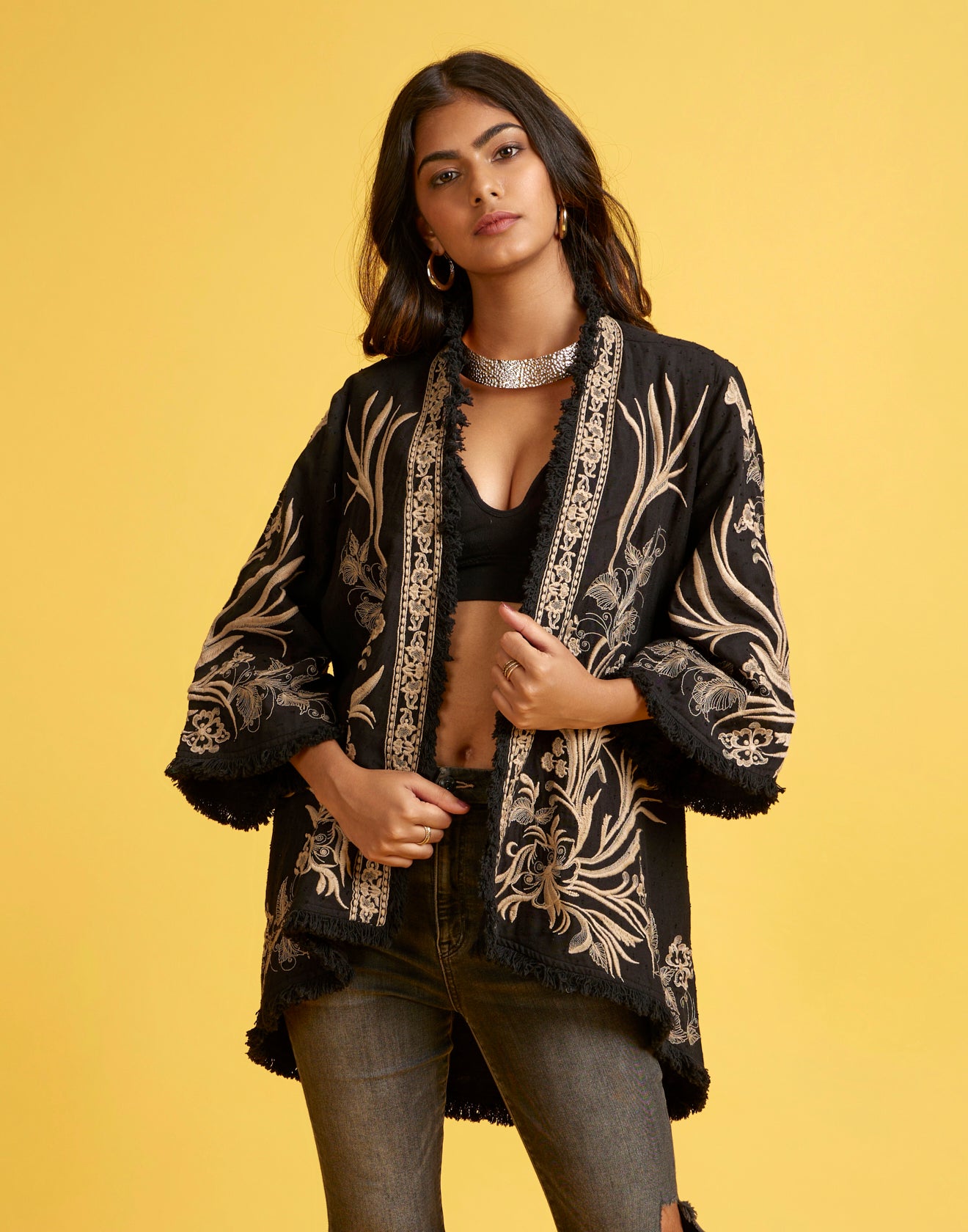 Chic Black Thread Embroidered Front Open Jacket
