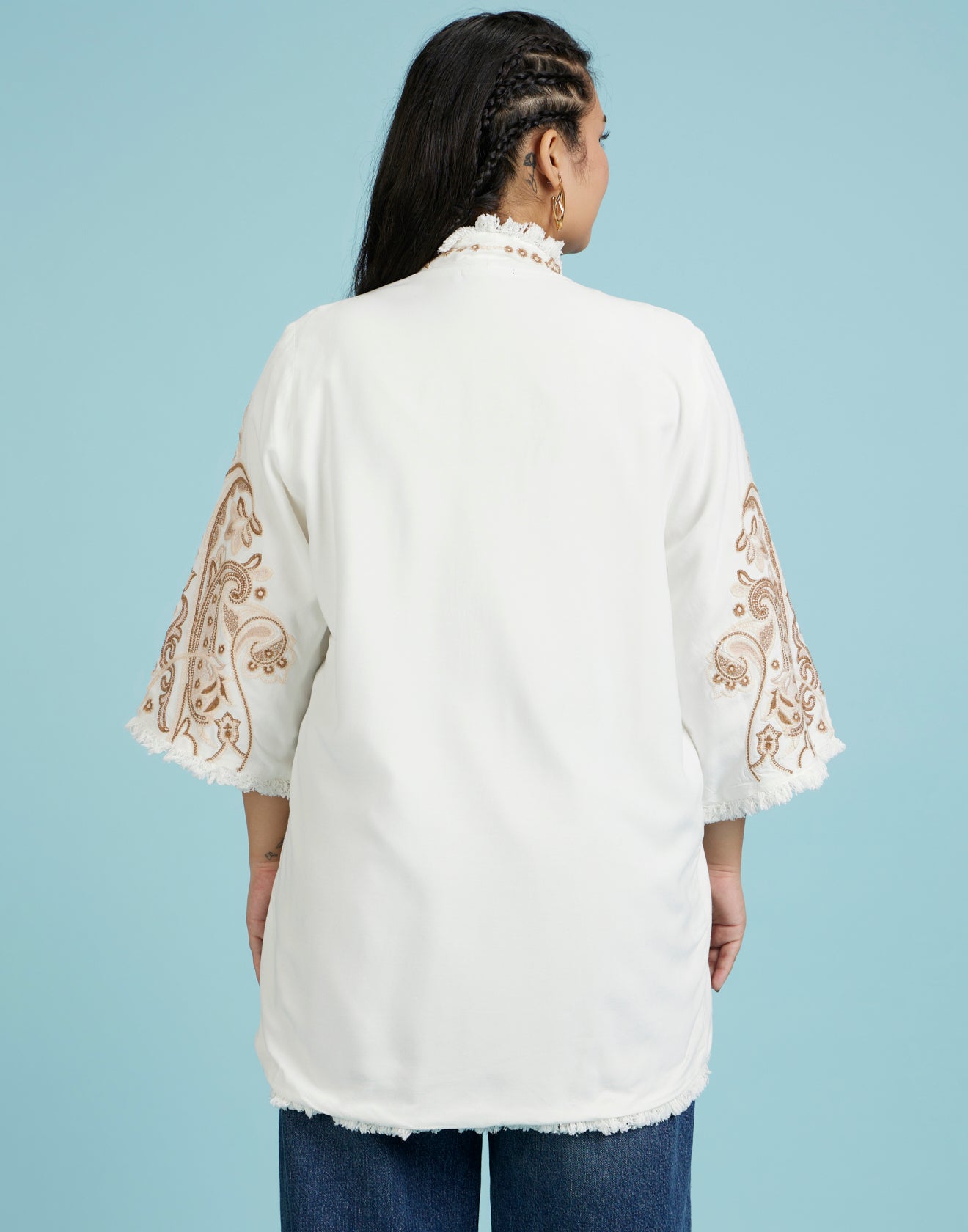 Achromatic White Jacket With Bisquè Embroidery