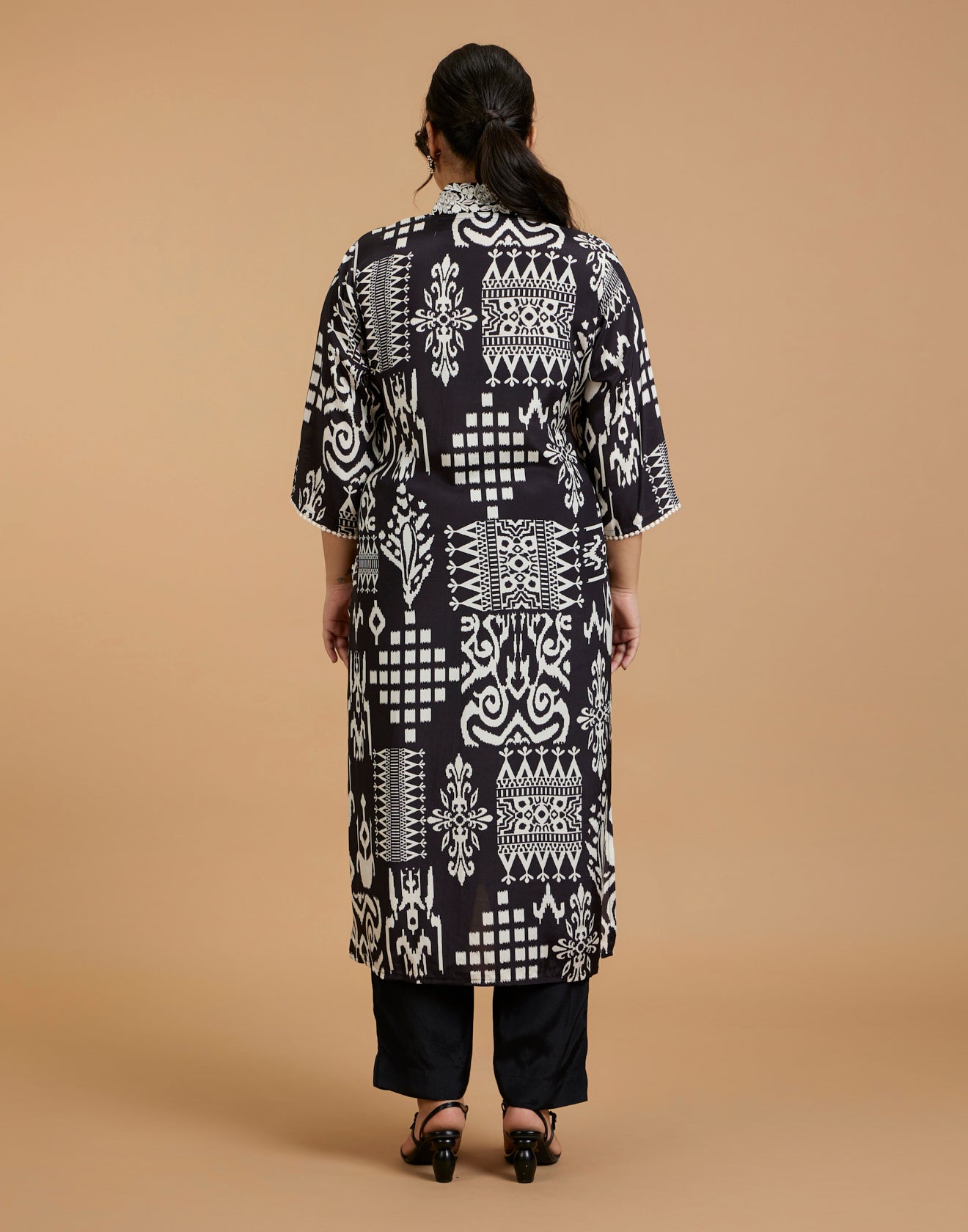 Black And White Abstract Printed V Neck Kurta Set