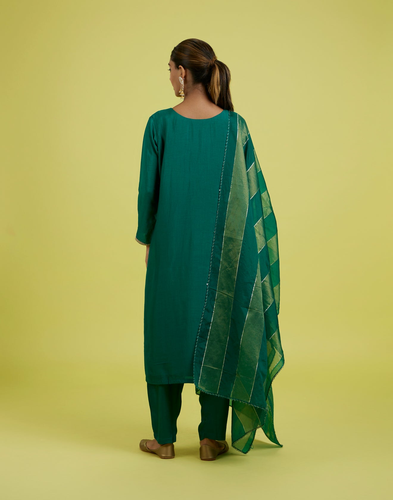 Emerald Glow Paisley Embroidered Kurta Set