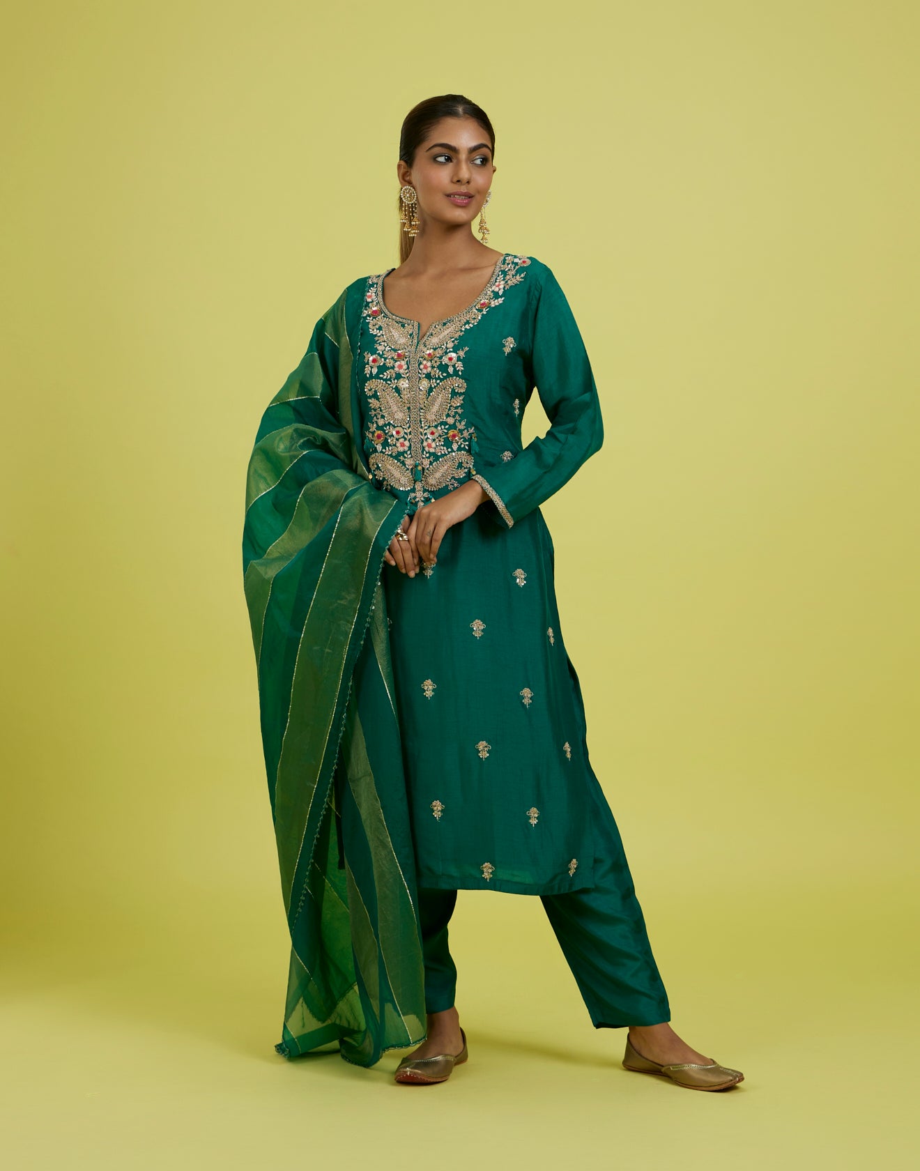 Emerald Glow Paisley Embroidered Kurta Set