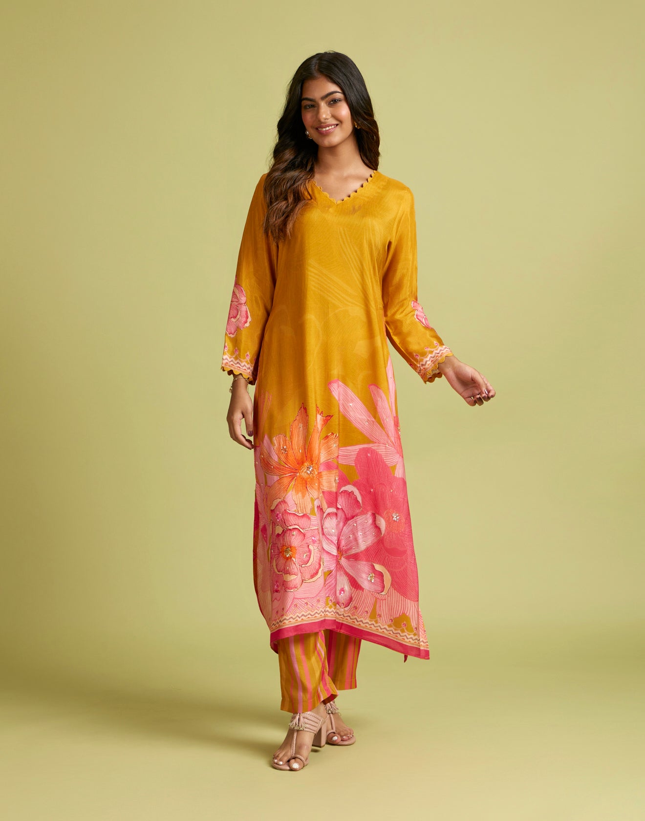 Kurta Sets: Shop Festive Wear Kurta Sets Online – Roopkala