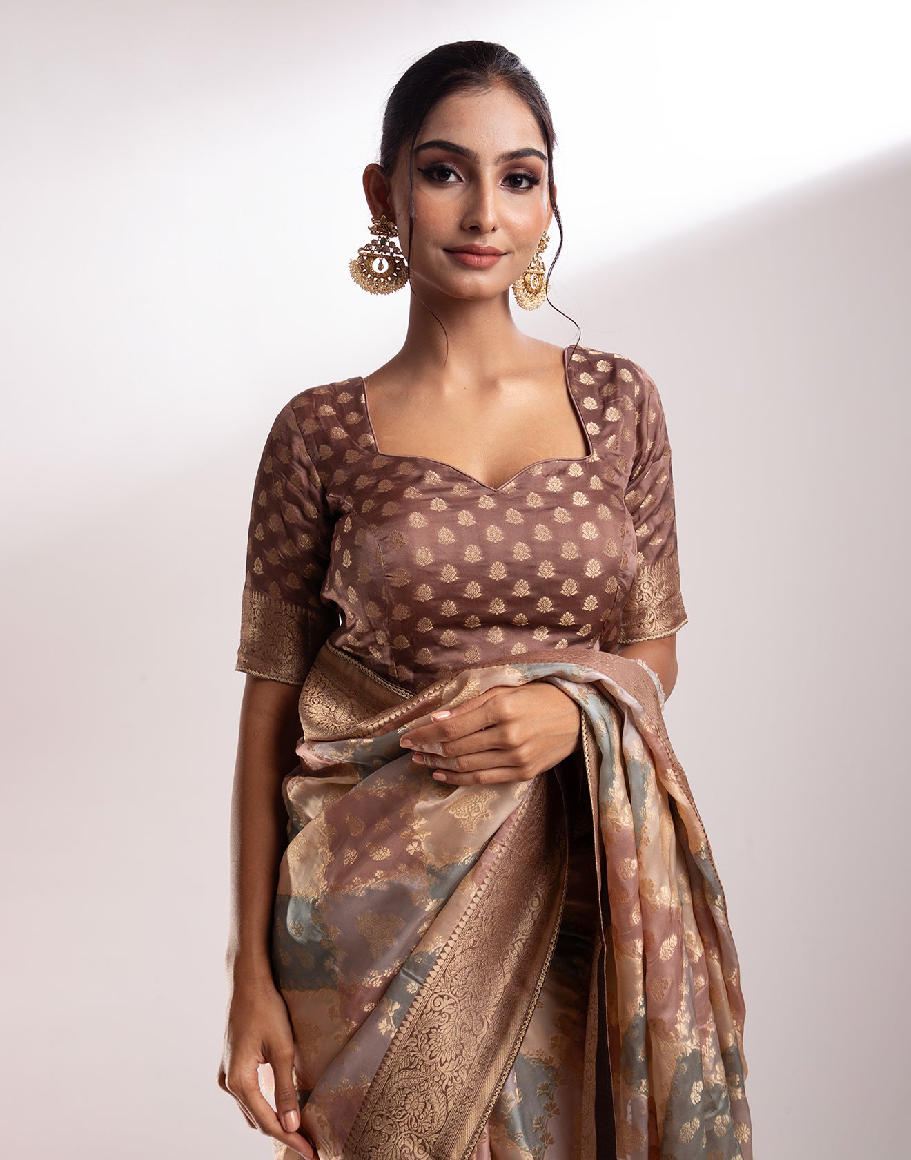 Metallic Hues Blended Silk Saree With Stitched Blouse