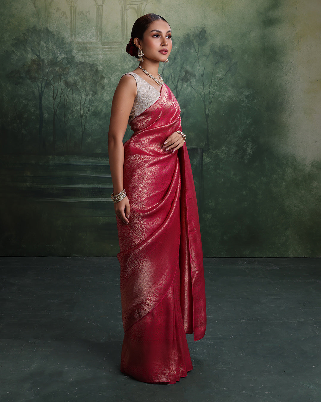 Berry Pink Woven Dola Silk Saree With Unstitched Blouse Fabric