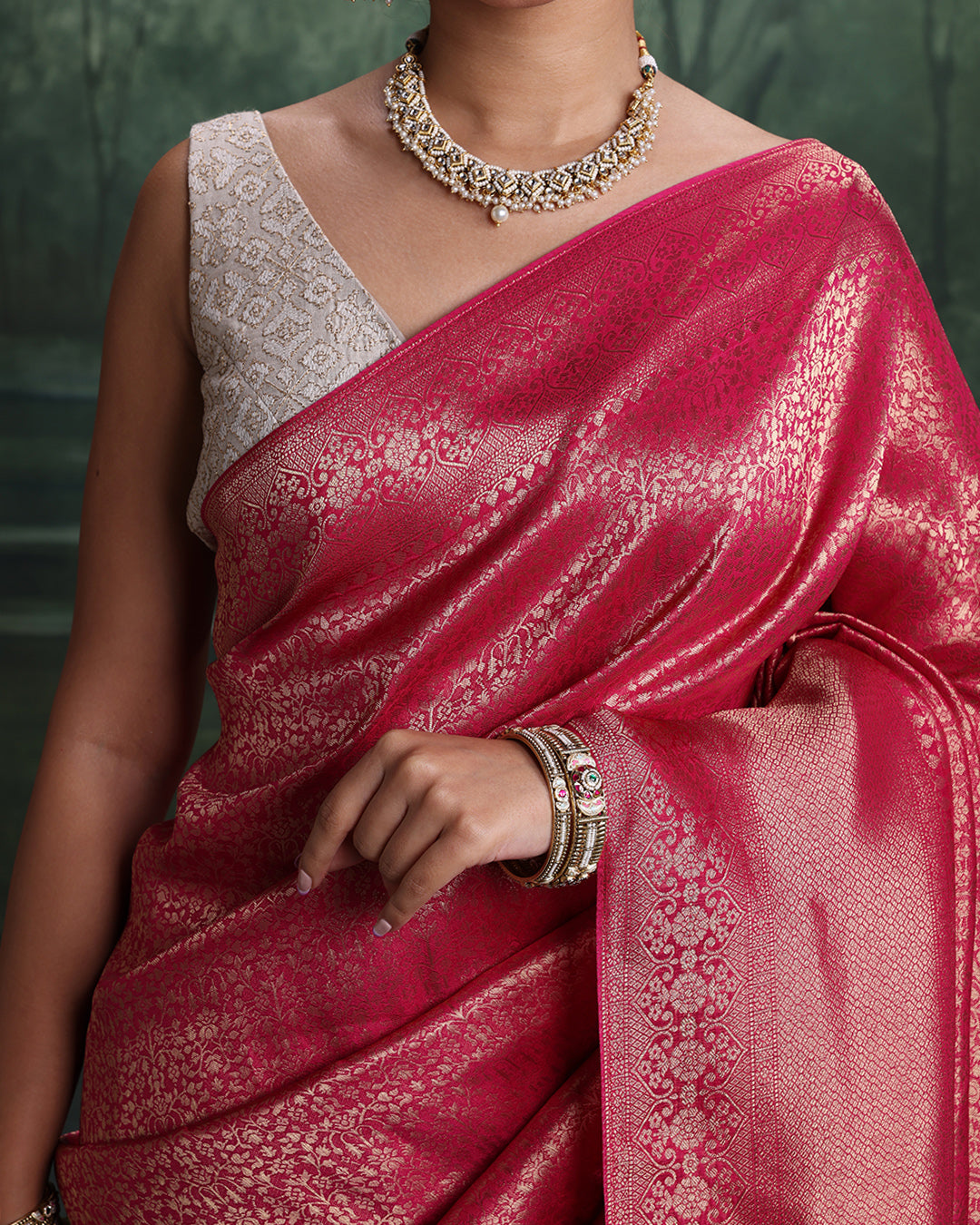 Berry Pink Woven Dola Silk Saree With Unstitched Blouse Fabric