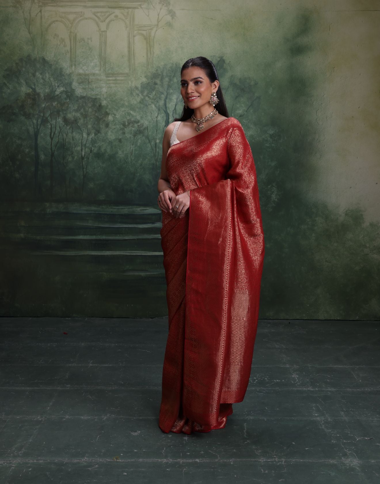 Brick Maroon Dola Silk Saree With Unstitched Blouse Fabric