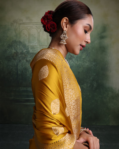 Genda Phool Dola Silk Saree With Unstitched Blouse Fabric