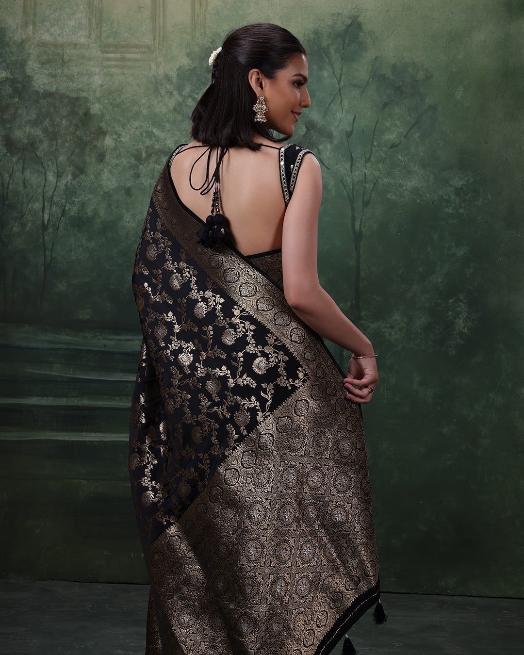 Raatkali Dola Silk Saree With Unstitched Blouse Fabric