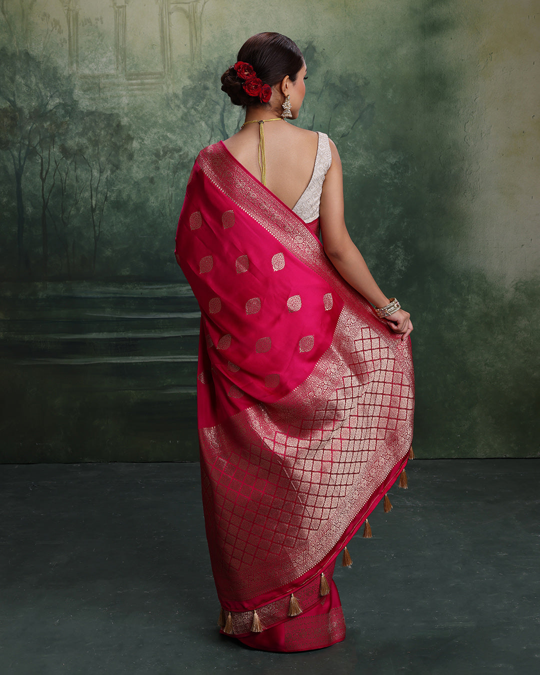 Rani Pink Dola Silk Saree With Unstitched Blouse Fabric
