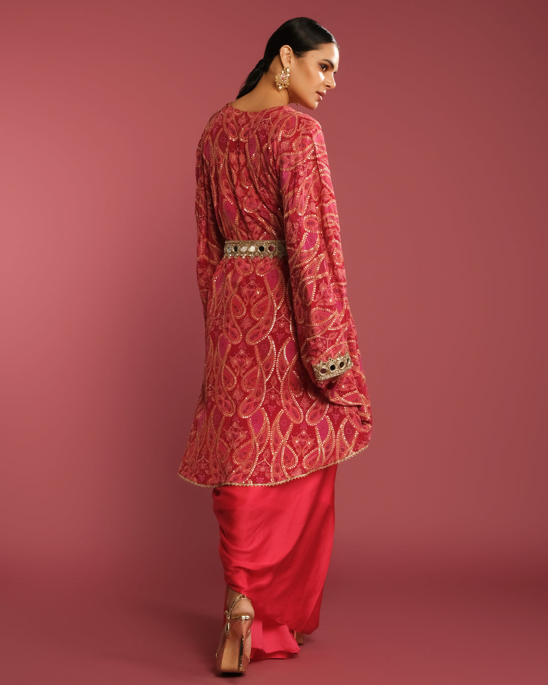 Rosé Fuchsia Paisley Printed Cape With Skirt Set