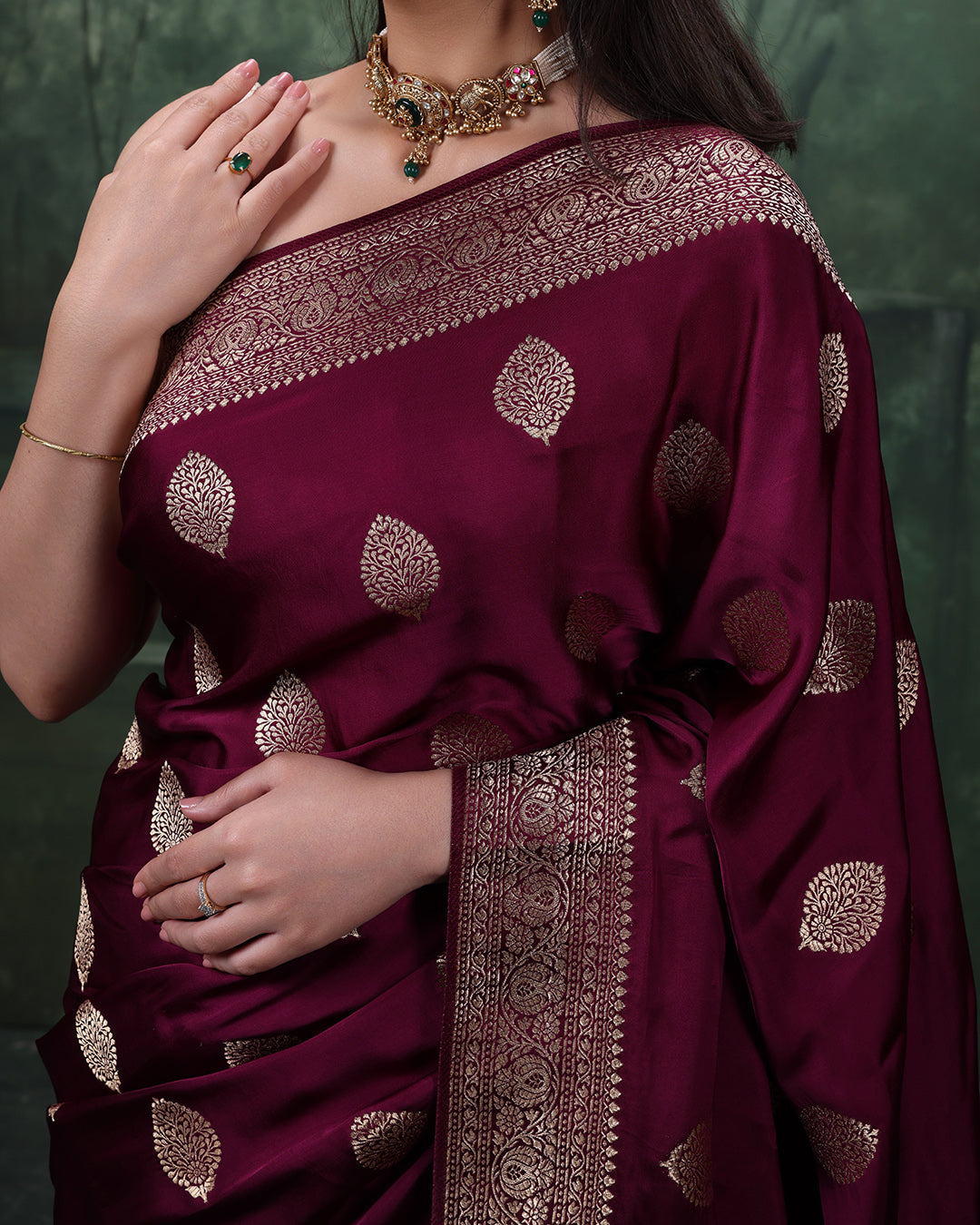 Sangria Plum Dola Silk Saree WIth Unstitched Blouse Fabric
